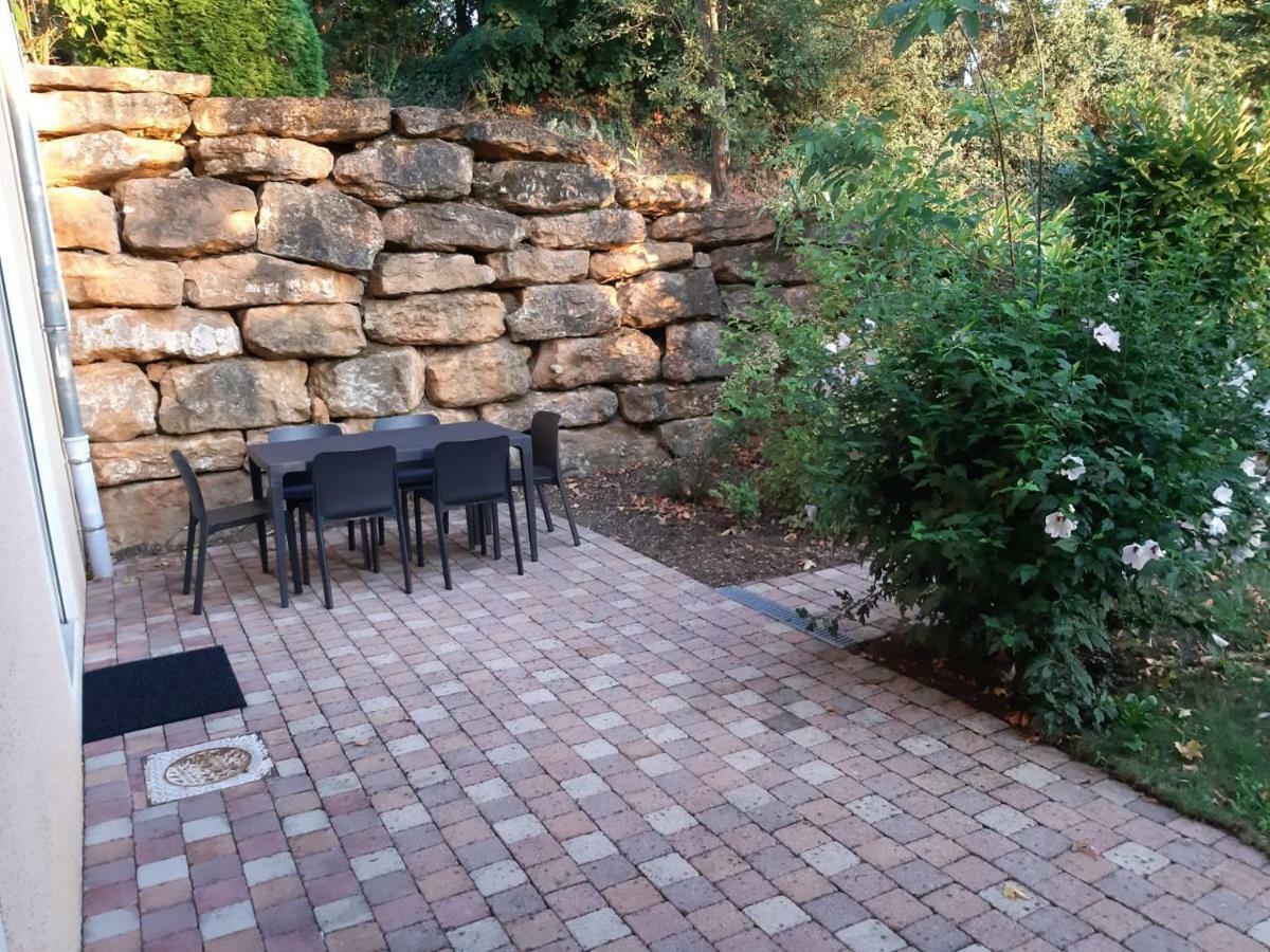 Appartement Dans Propriete Calme En Pleine Nature Charbonnières-les-Bains Kültér fotó